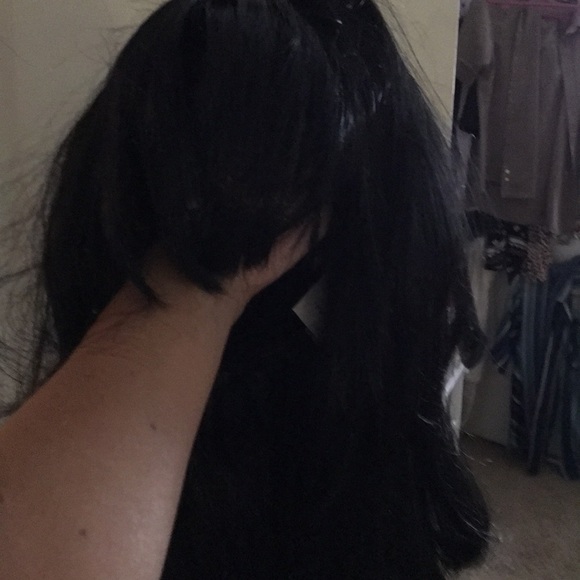 Black wig - Picture 2 of 5